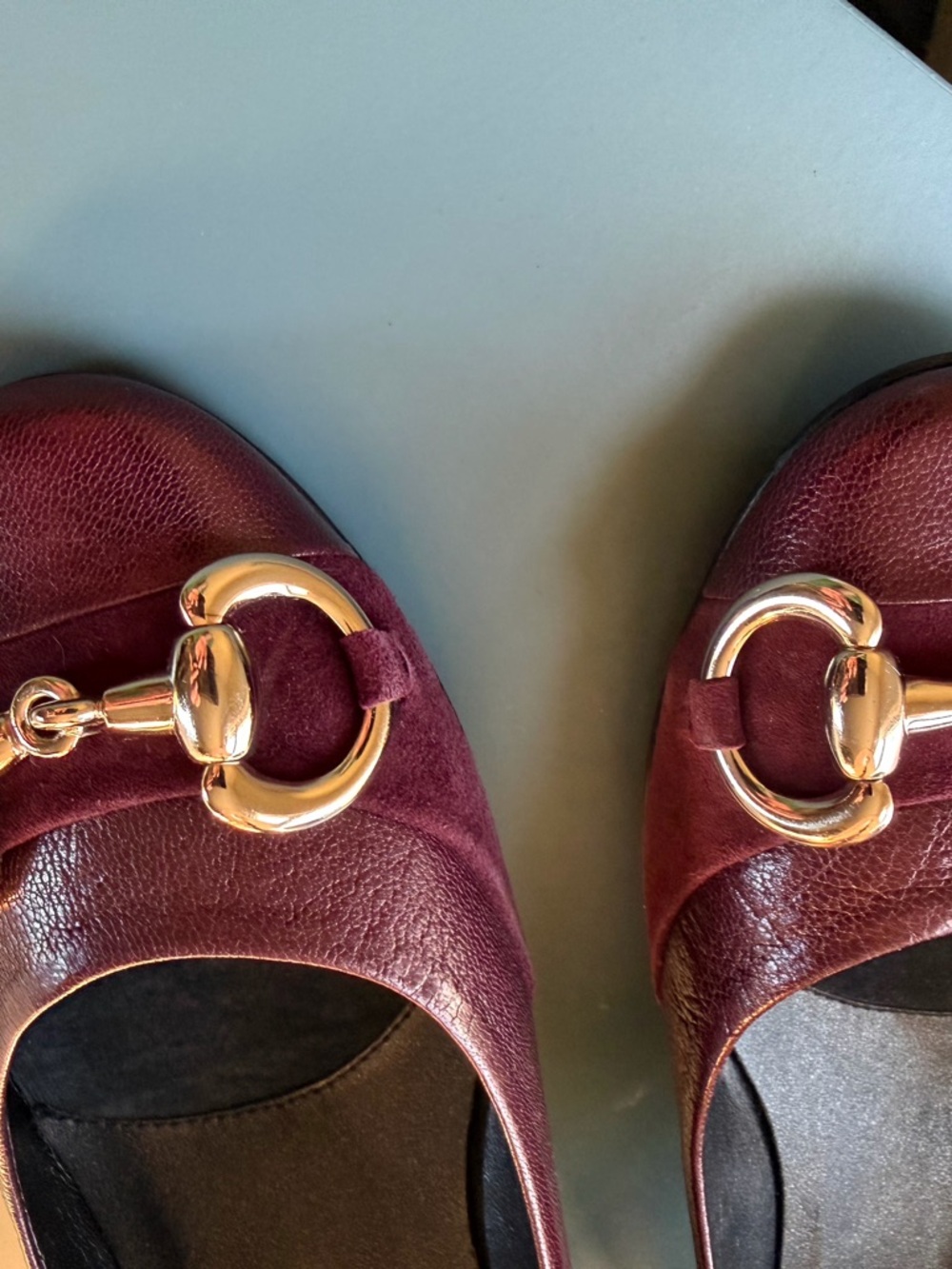 Van Eli Burgundy Leather Mid-Heel Pumps with Gold Chain Accent size 7W - Picture 7 of 9